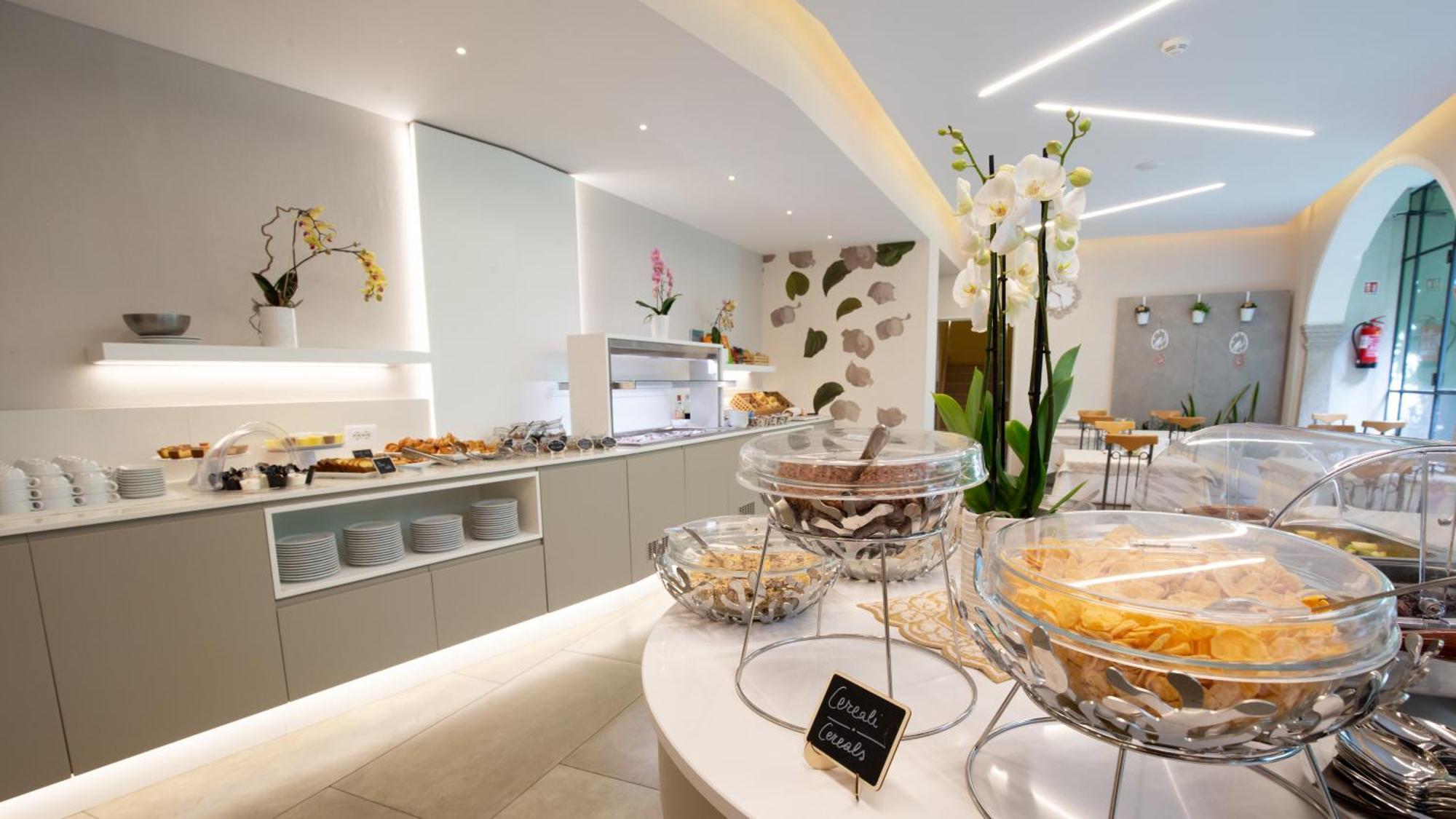 Dependance Pesce D'Oro Hotel แวร์บาเนีย ภายนอก รูปภาพ