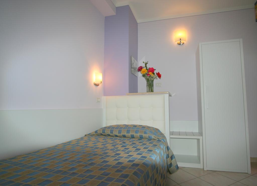 Dependance Pesce D'Oro Hotel แวร์บาเนีย ห้อง รูปภาพ